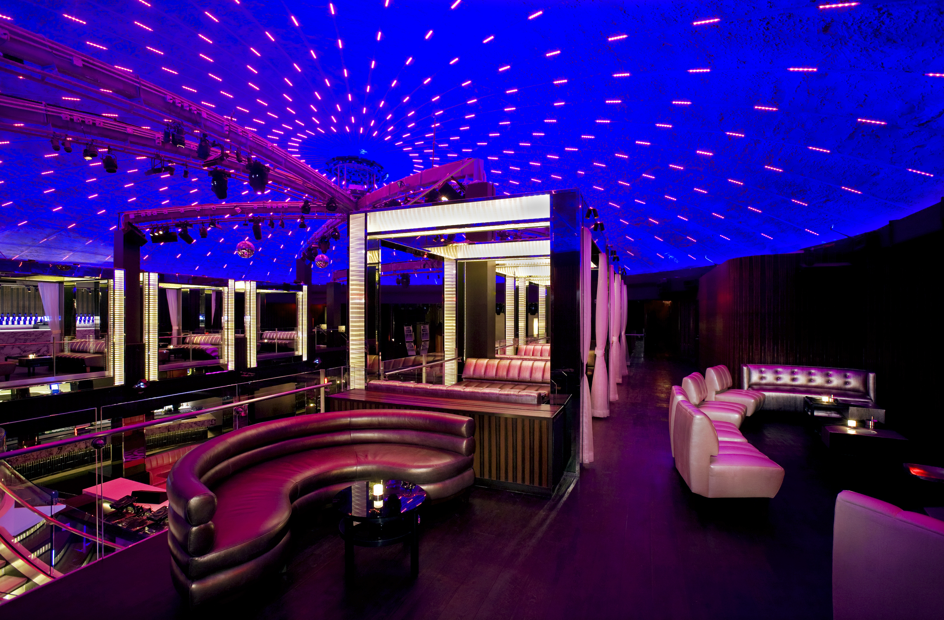 Night club 1. Liv Miami. Клуб Liv Флорида. Ночной клуб. Дизайн ночного клуба.